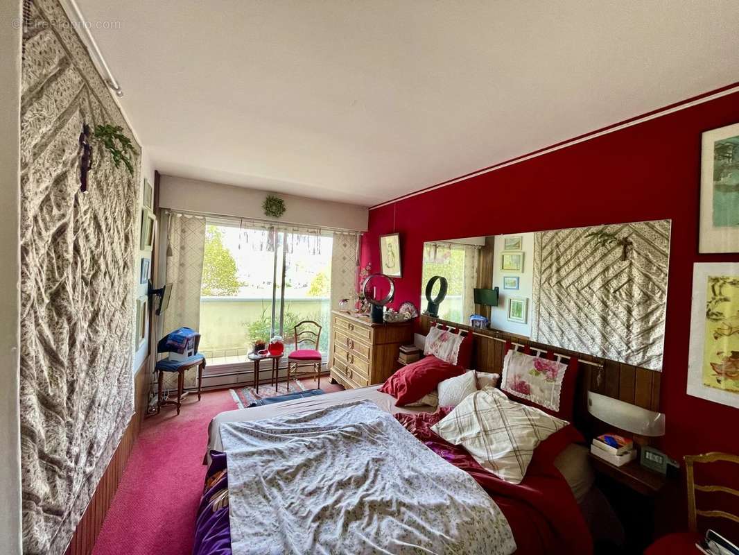 Appartement à NEUILLY-SUR-SEINE