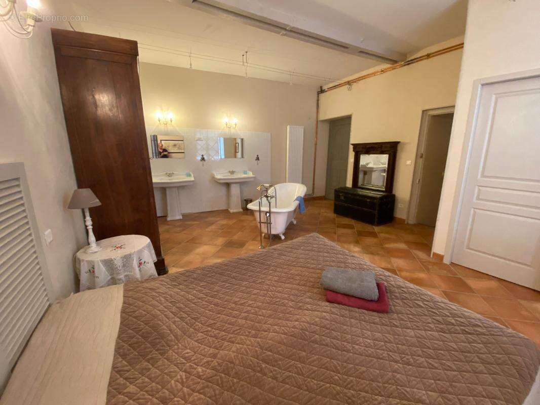 Propriété de caractère restaurée avec piscine chauffée, idéale chambres d’hôtes – Sainte-Alvère - photo 17