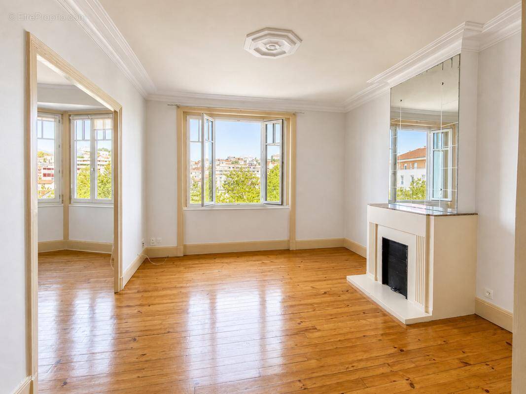 Appartement à SAINT-ETIENNE