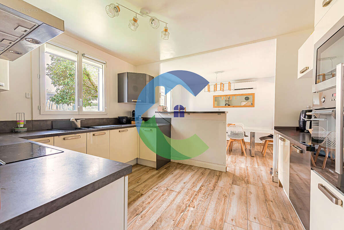 Maison à BALLAINVILLIERS