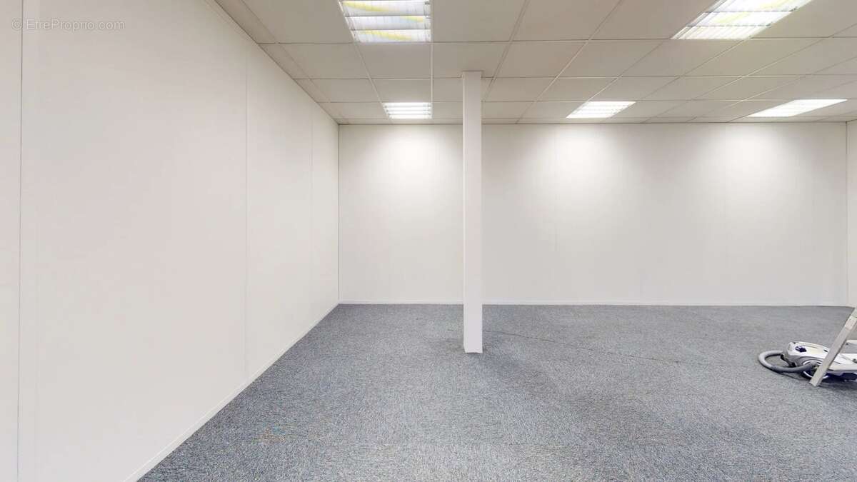 Commerce à COIGNIERES