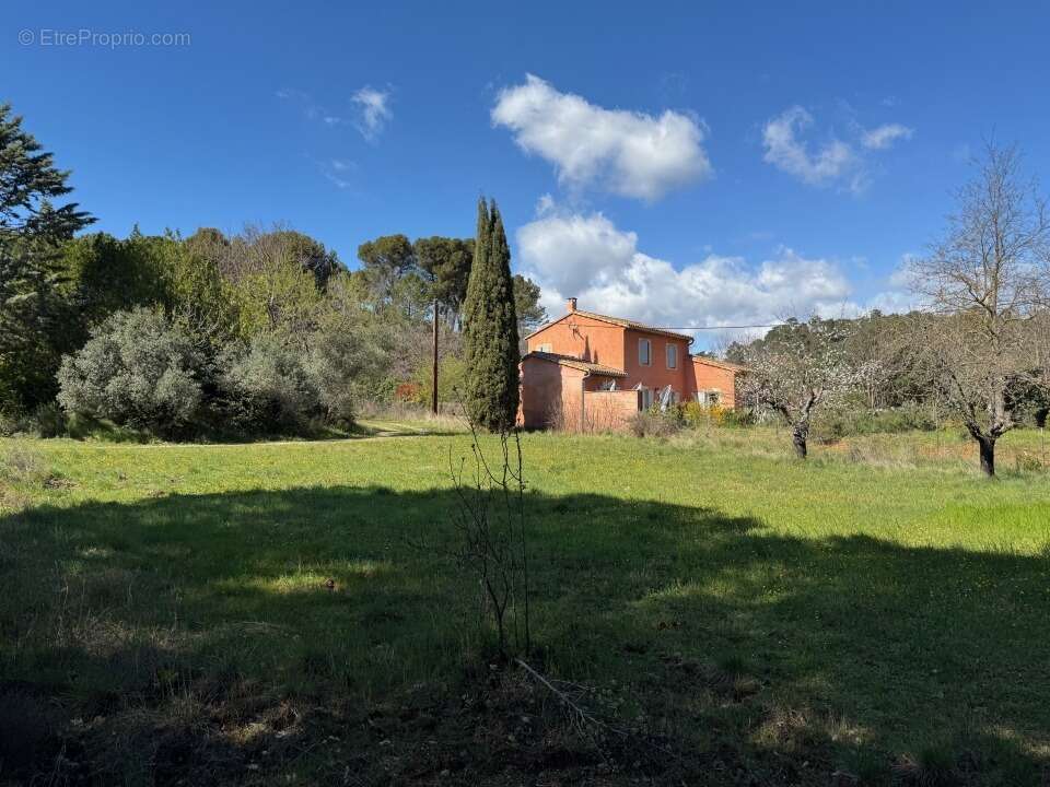 Terrain à ROUSSILLON