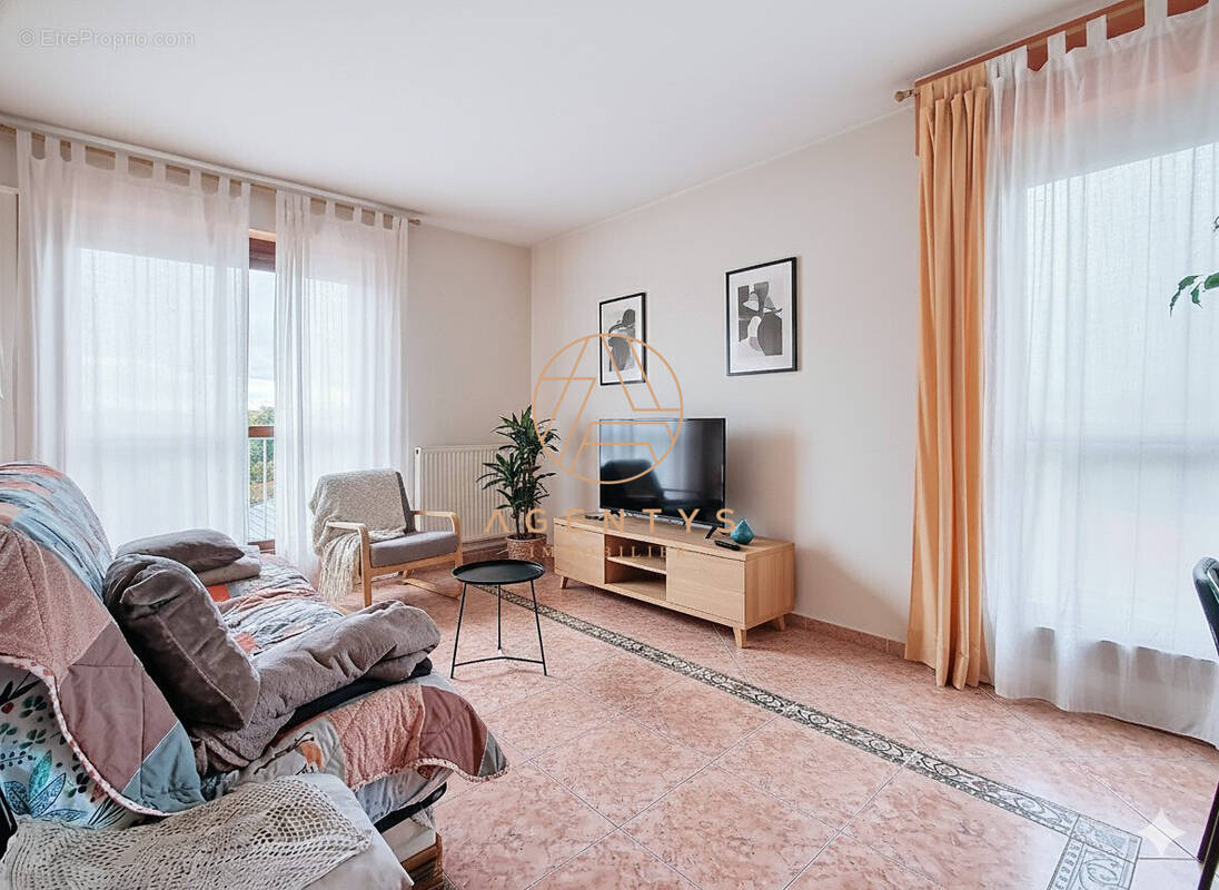 Appartement à SAINT-MAUR-DES-FOSSES