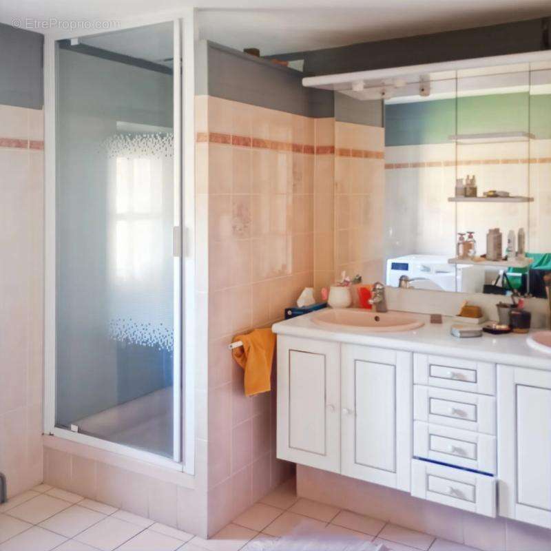 Maison à SAINT-CHRISTOPHE-D'ALLIER