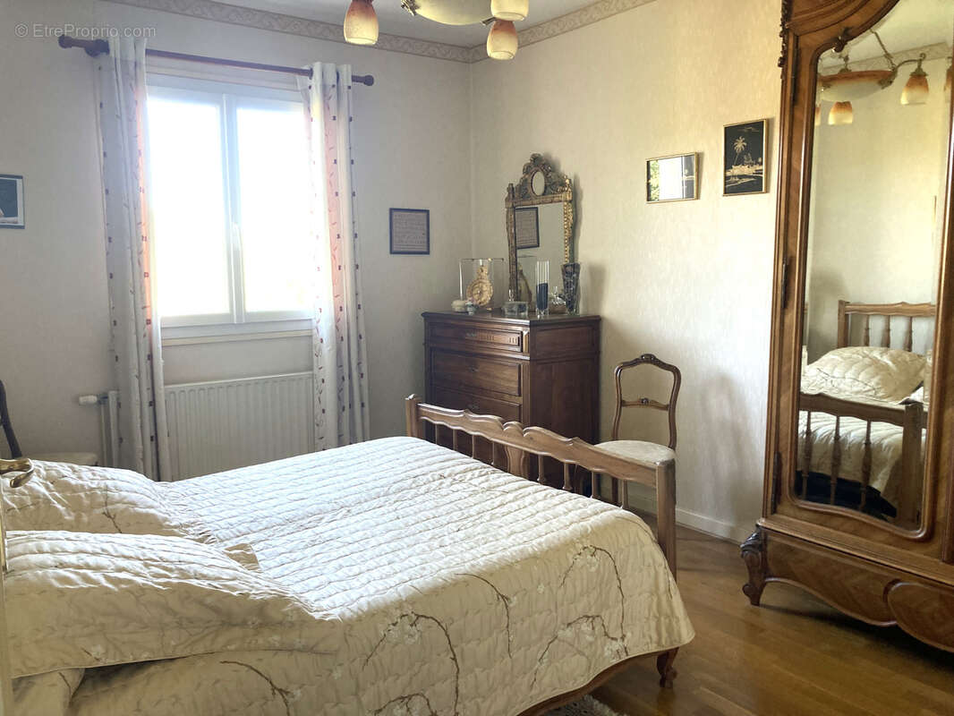 Maison à VILLIEU-LOYES-MOLLON