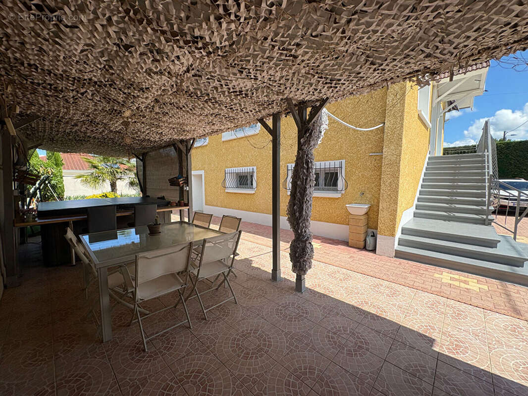 Maison à CHAVANOZ
