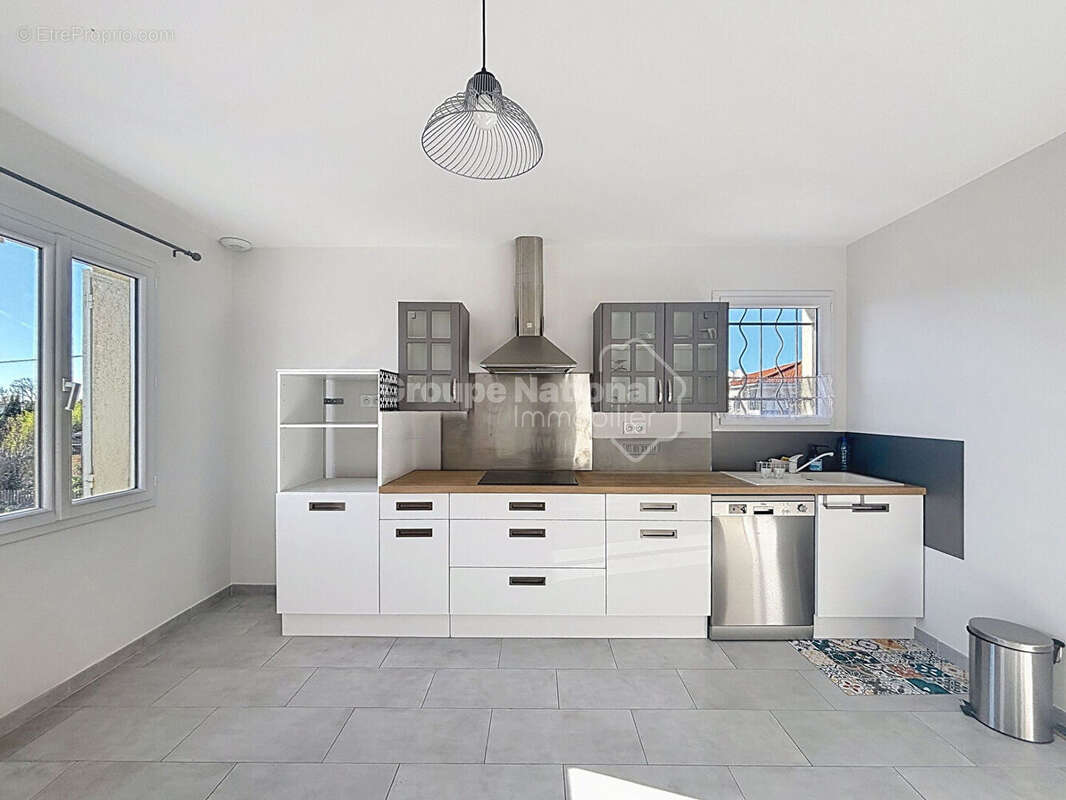 Appartement à L'ISLE-SUR-LA-SORGUE