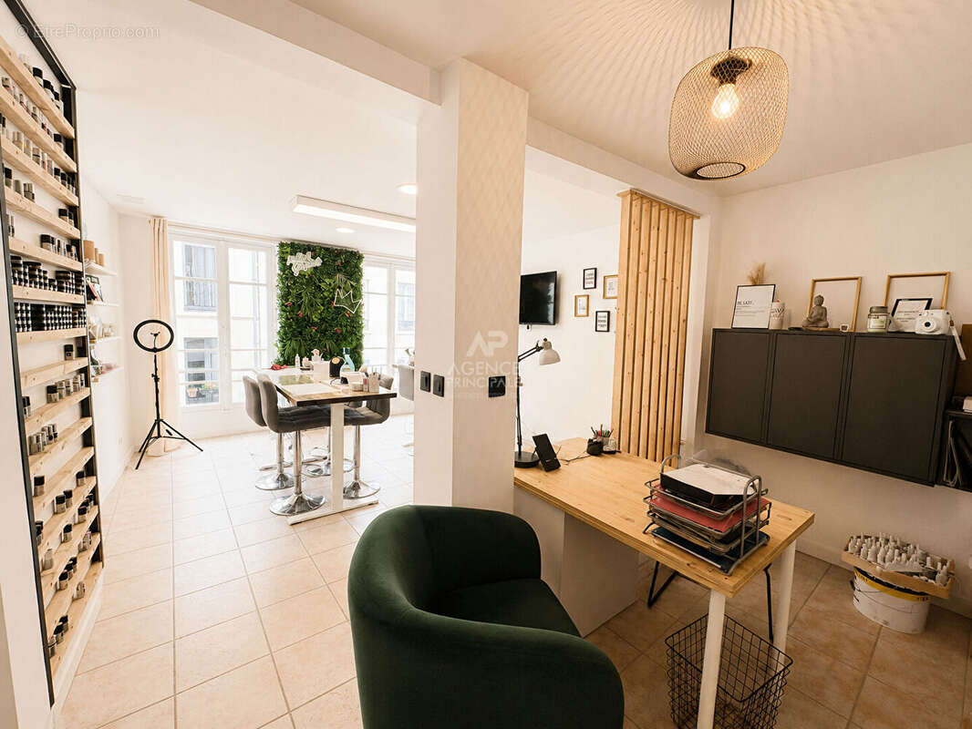 Bureaux / Local commercial de 46 m² ? Centre-ville - photo 3