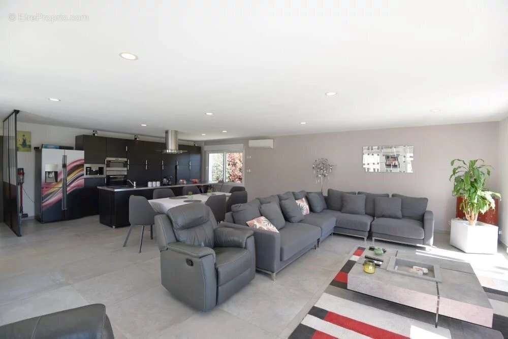 Maison à BAGNOLS-EN-FORET