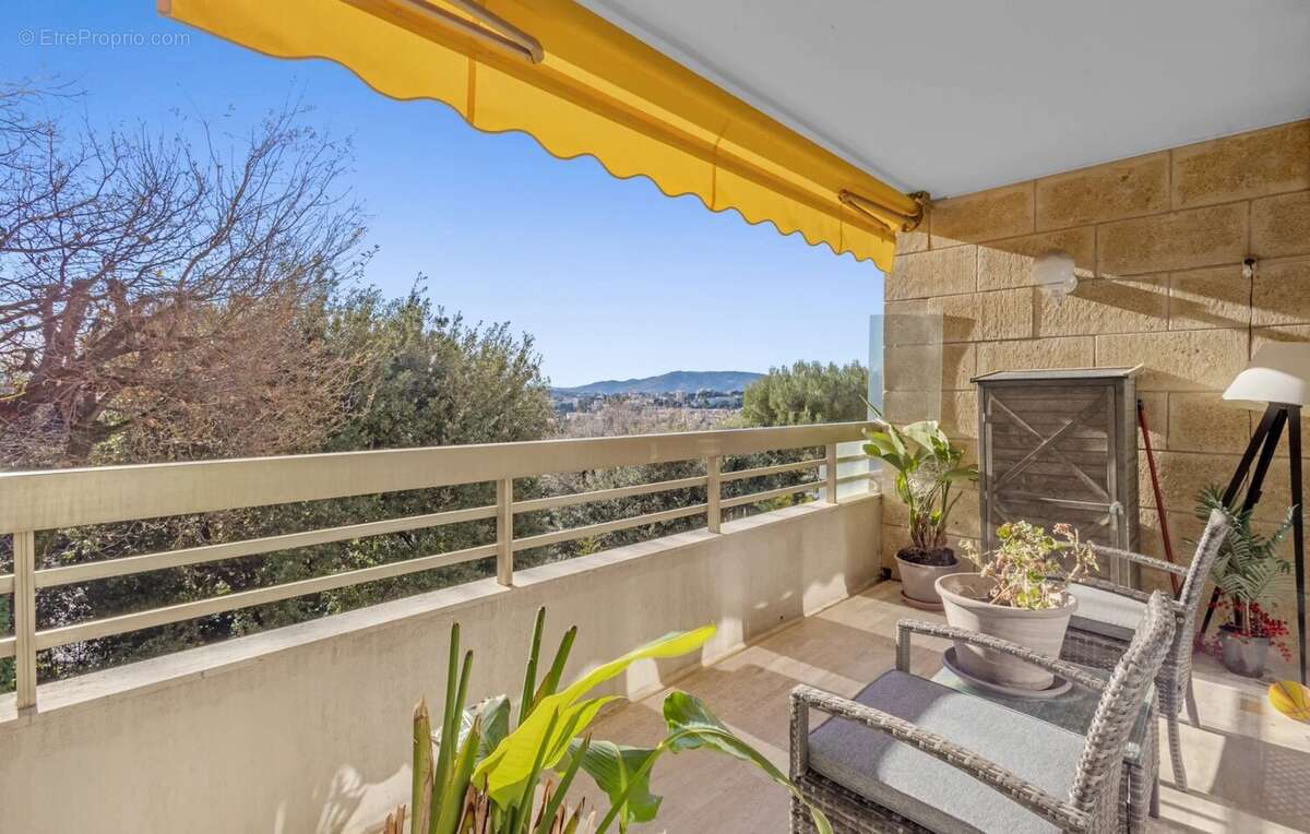 Appartement à LE CANNET