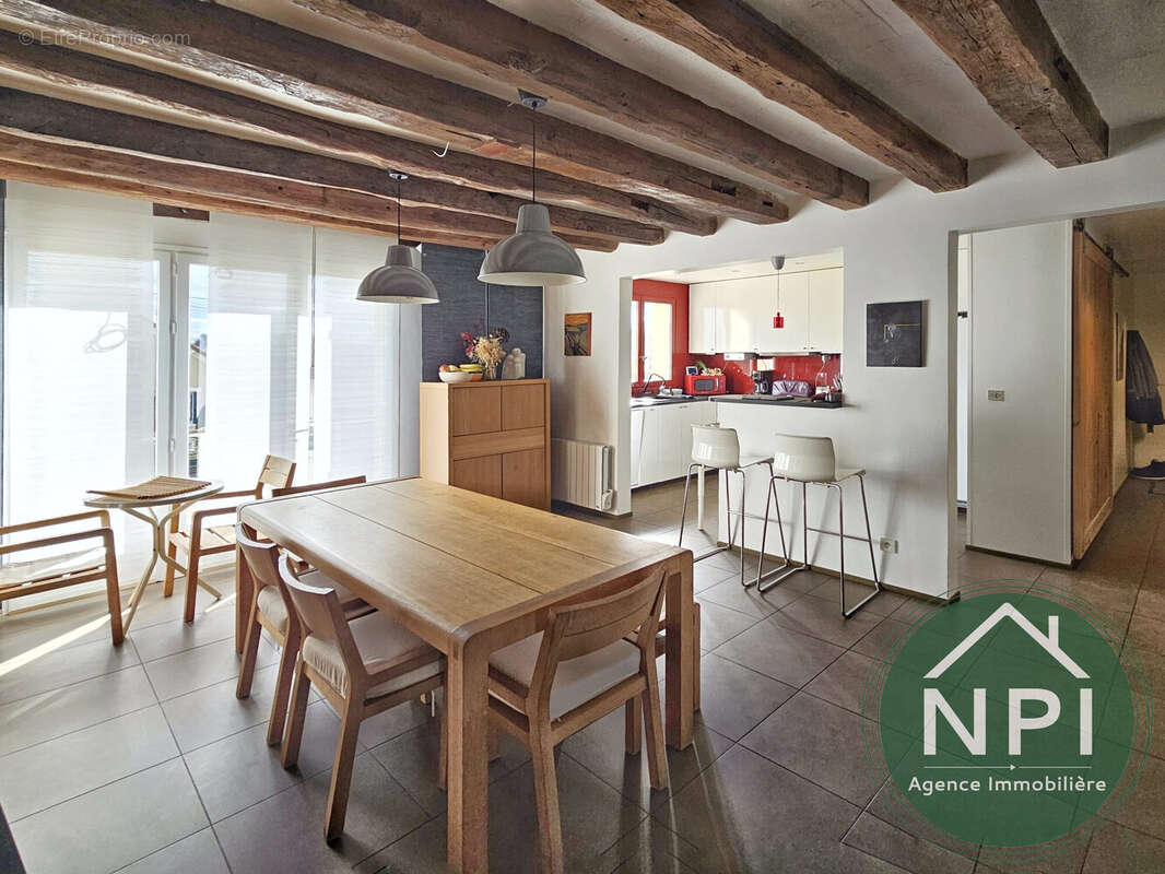 Maison à VAUX-LE-PENIL