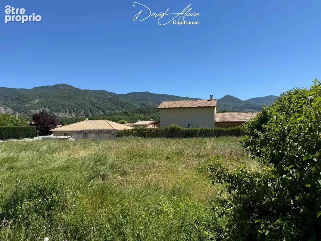 Terrain constructible à vendre de 747,00 m² à TALLARD (05) - photo 5