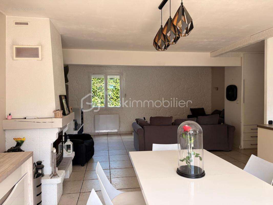 Maison 102 m² à Savigny-Le-Temple  - photo 4