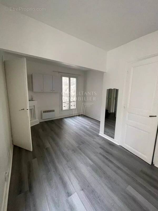 Appartement à PARIS-10E
