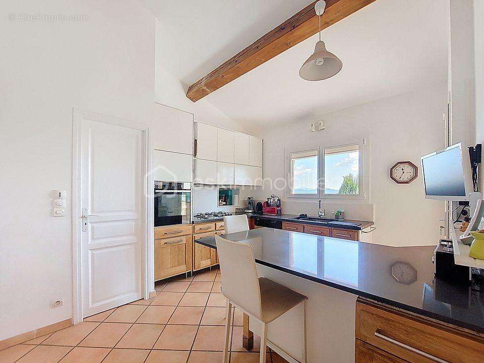 Maison à SOLLIES-VILLE