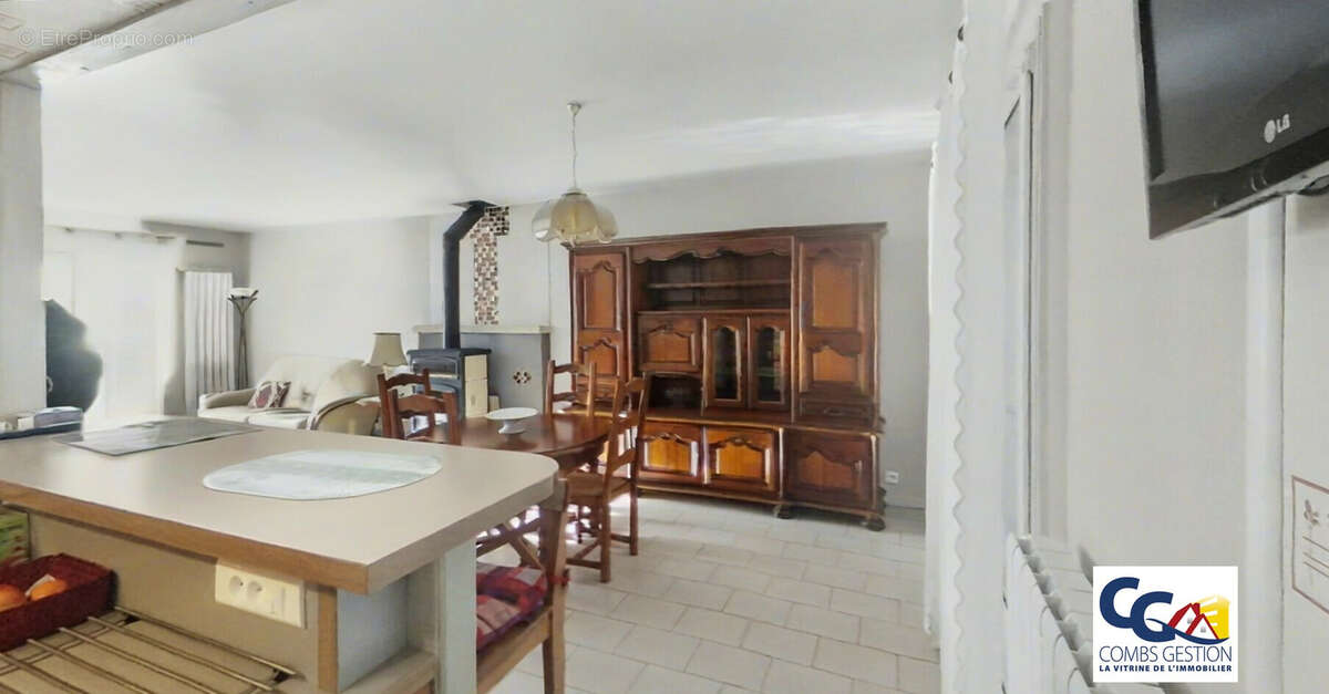 Maison à COMBS-LA-VILLE