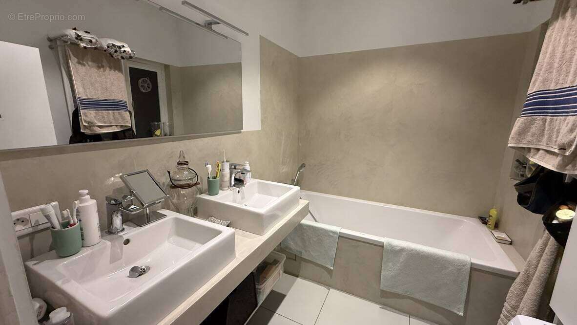 Appartement à MARSEILLE-8E