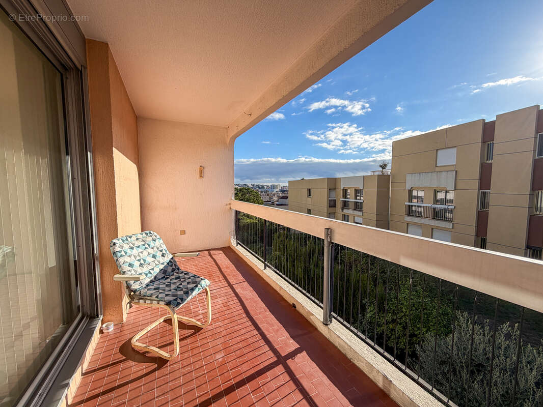 Appartement à SAINT-LAURENT-DU-VAR