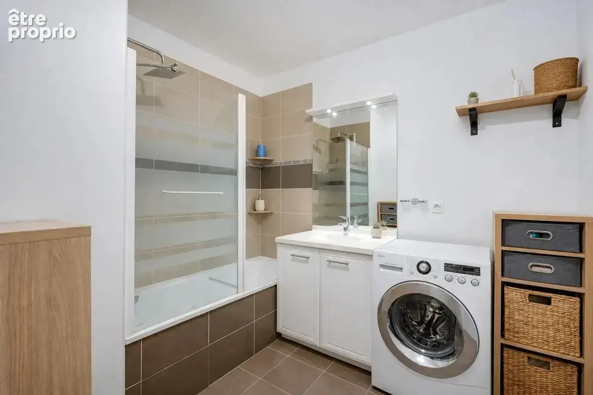 Appartement de 3 pièces de 67,30 m² à Vaulx-en-Velin - photo 9