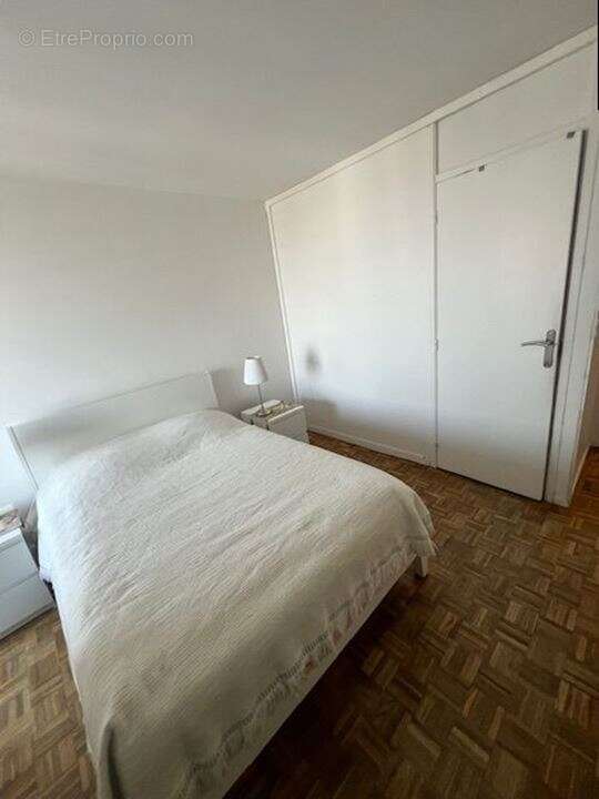 Appartement à VILLENEUVE-LA-GARENNE