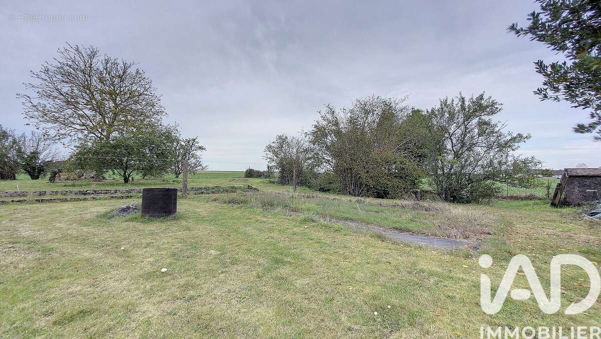 Photo 2 - Maison à SAINT-LAURENT-EN-GATINES