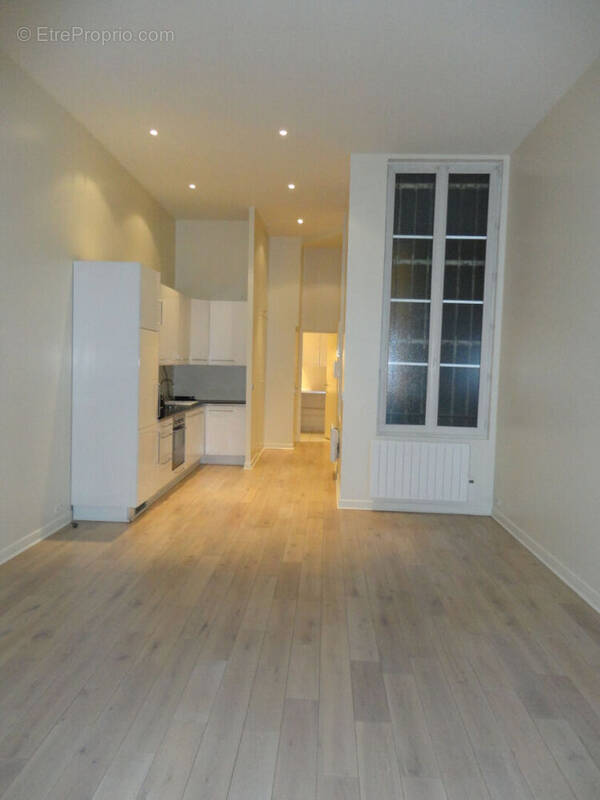 Appartement à PARIS-3E