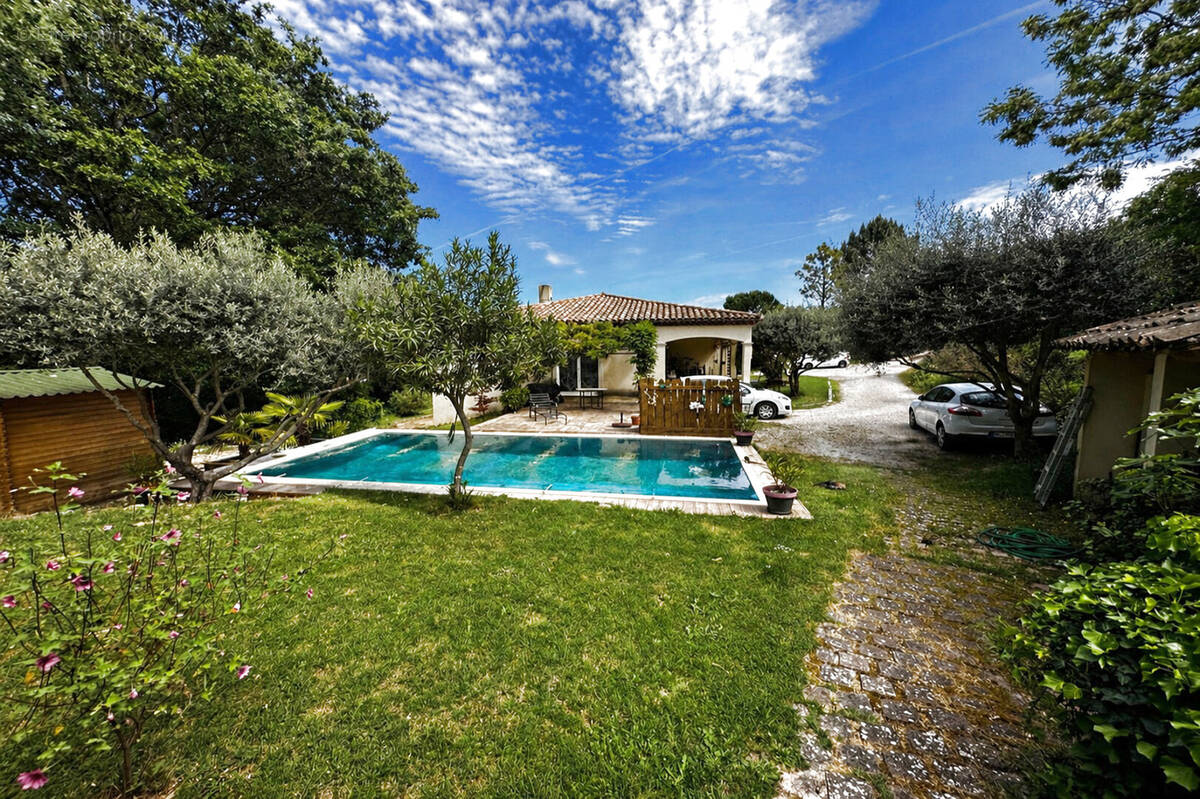 Maison à GREASQUE