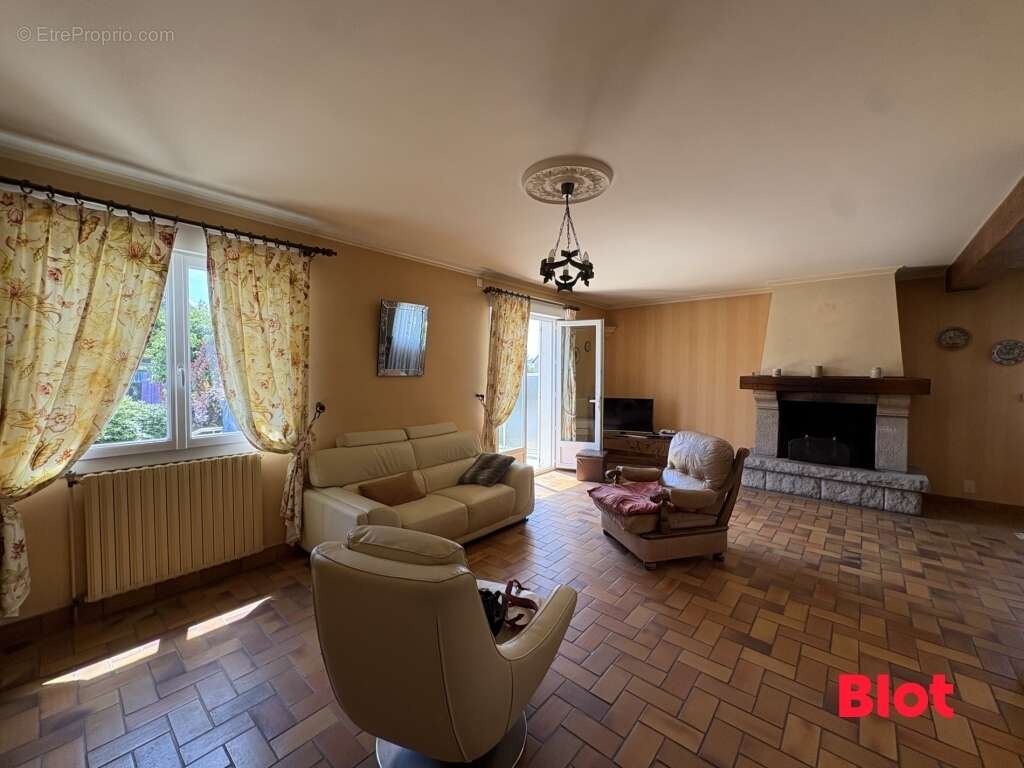 Maison 144 m² à Irodouer  - photo 5