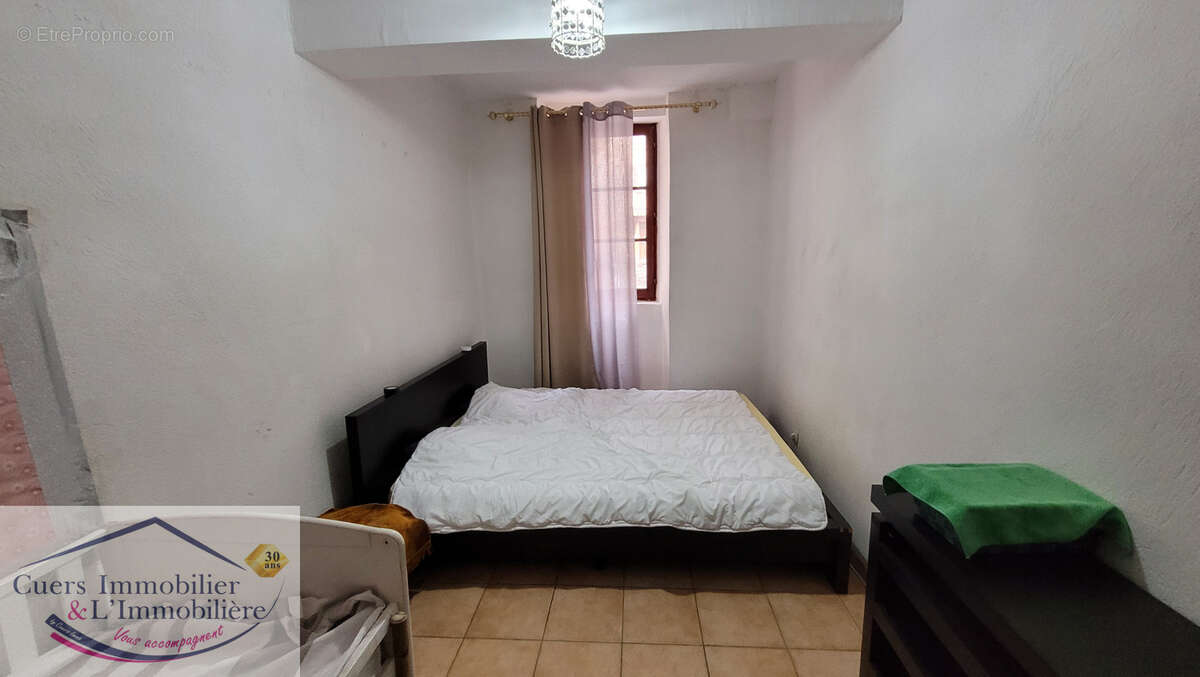 Cuers, maison de village t9 + remise - photo 8