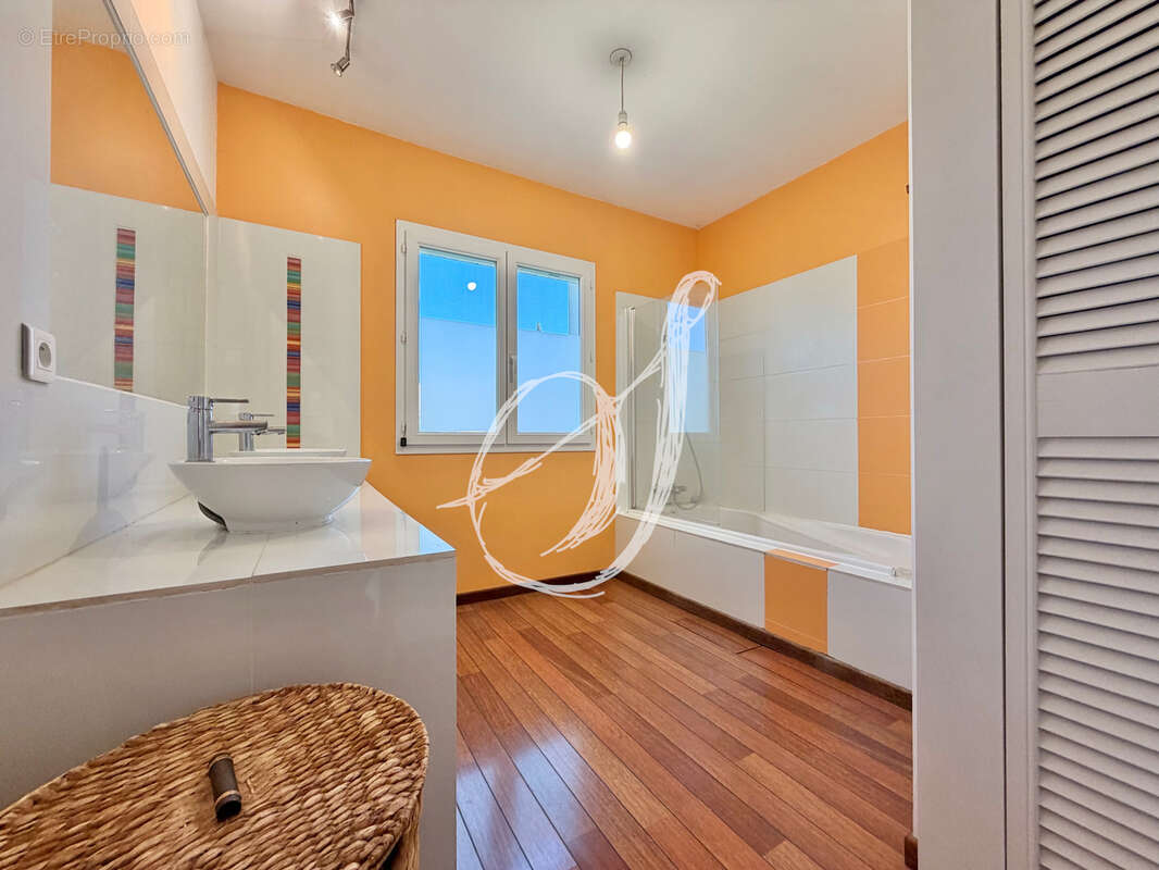 Maison à COURNONTERRAL