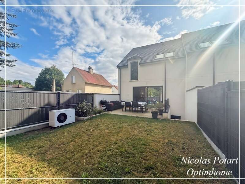 Maison à LACROIX-SAINT-OUEN