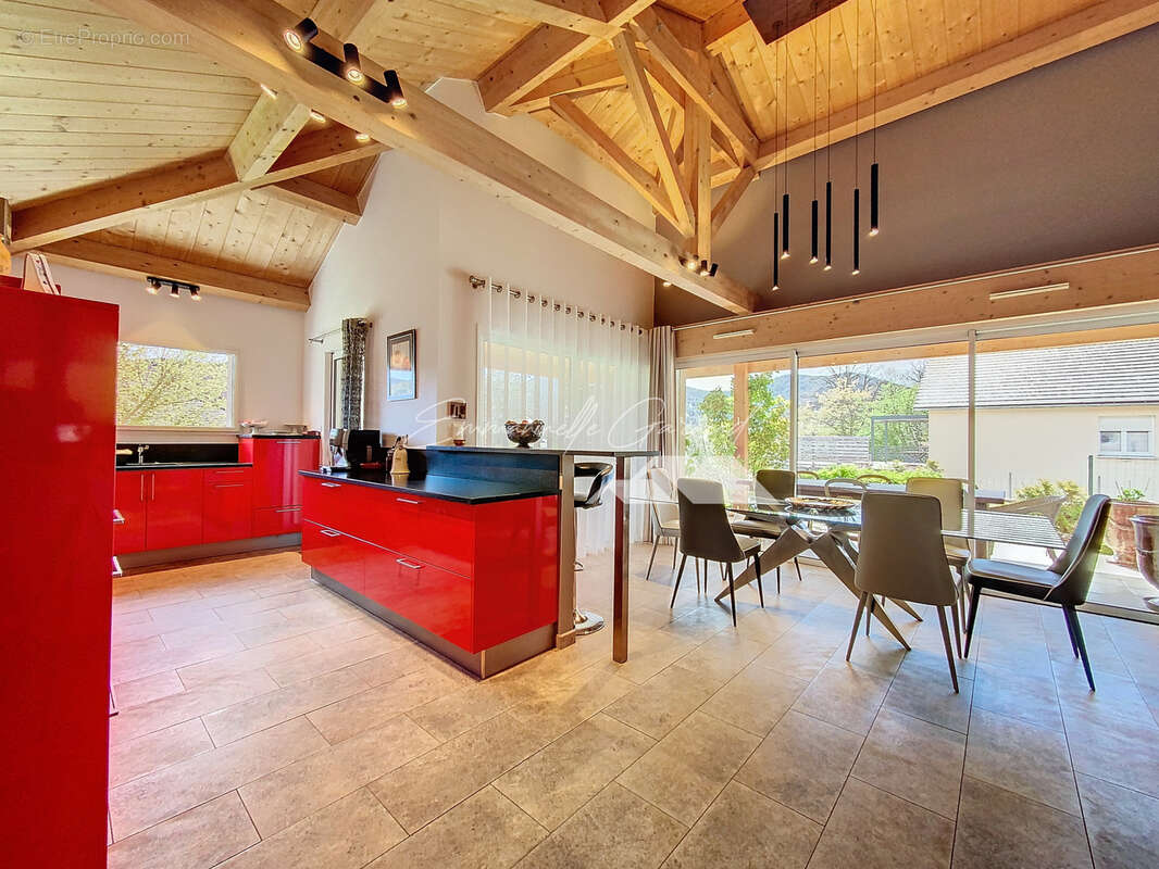 Maison à SAINT-JEAN-DU-BRUEL