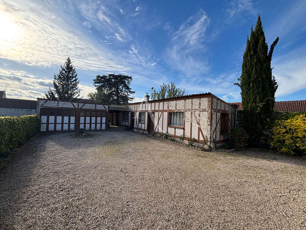 Maison à LAMOTTE-BEUVRON