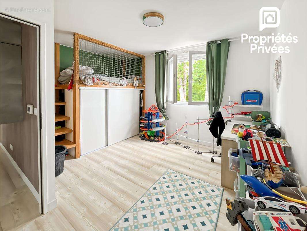 Maison Parempuyre  120m2  Jardin 382m2  Piscine  369 000 - photo 13