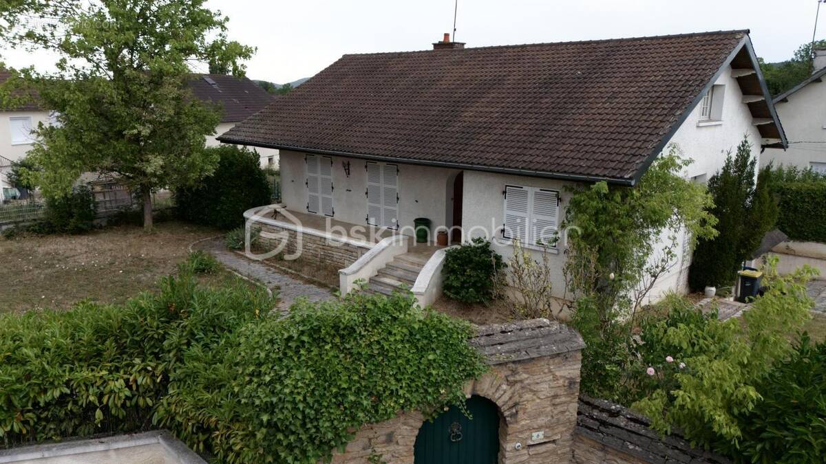 Maison à IS-SUR-TILLE