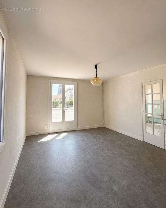 Maison 7 pièces 180 m² à vendre à Piegut-Pluviers (24360) - photo 39