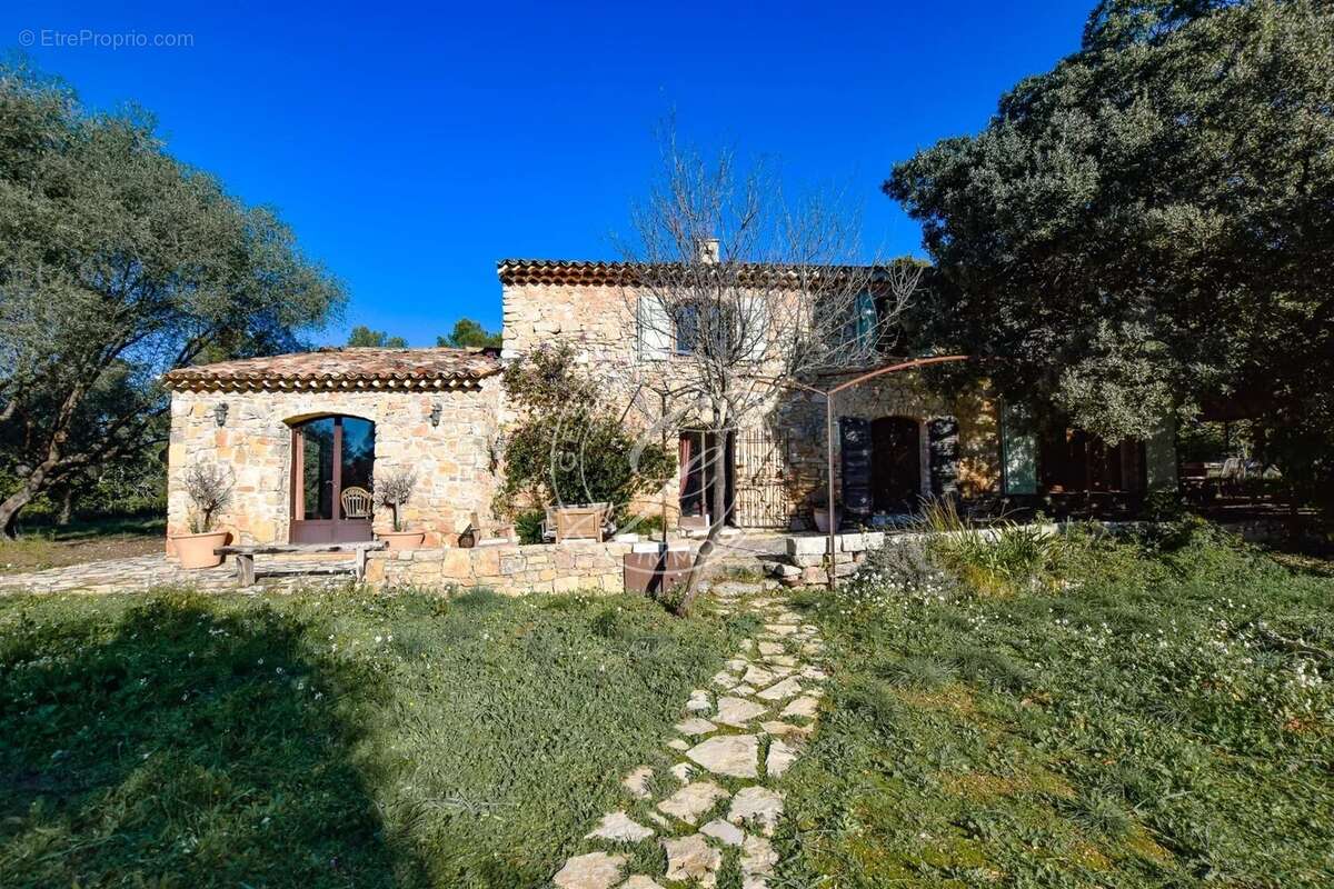 Maison à LORGUES