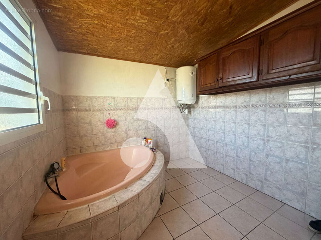 En exclusivité ! Maison F6 fort potentiel sur plus de 660m² à la Ravine des Cabris - photo 12