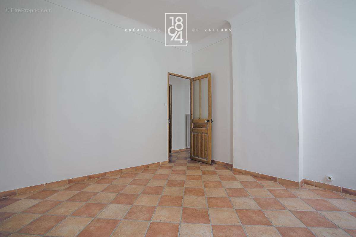 T2 et bureau / dressing de 50 m² - Lodi - Conception - À deux pas du métro Baille - photo 6