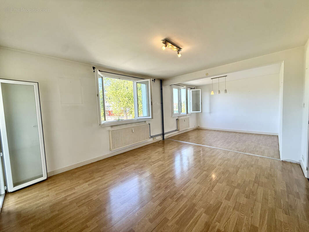 Appartement à ROMANS-SUR-ISERE