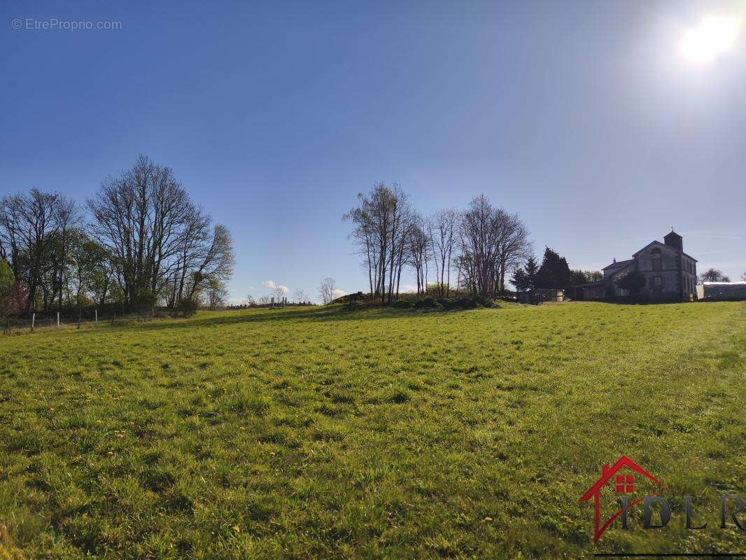 Terrain à LA LANTERNE-ET-LES-ARMONTS