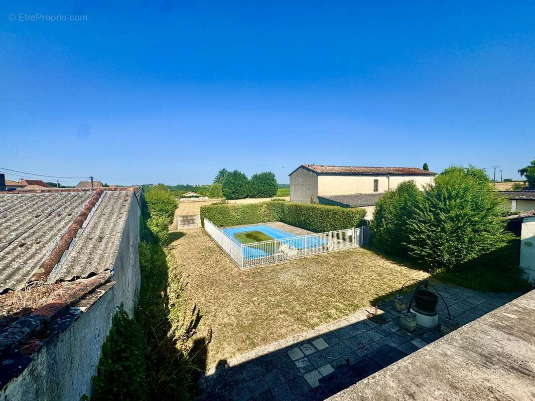 Une maison de charme dans un village très prisé - photo 14