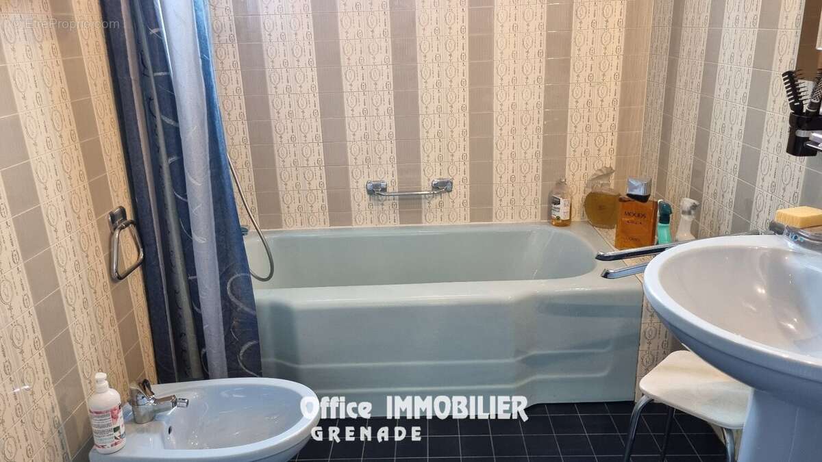 Maison 136 m² à Grenade  - photo 10
