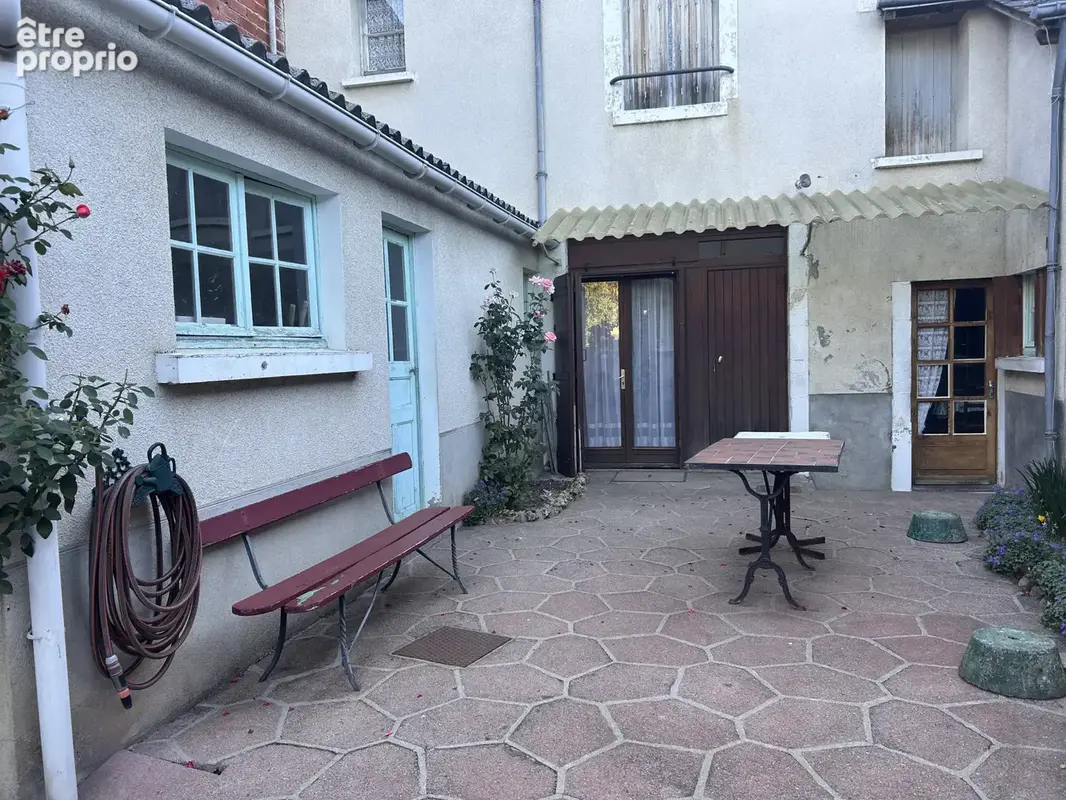 A VENDRE - Maison T5 avec garage, jardin et dépendance à Saint-Gaultier - photo 17