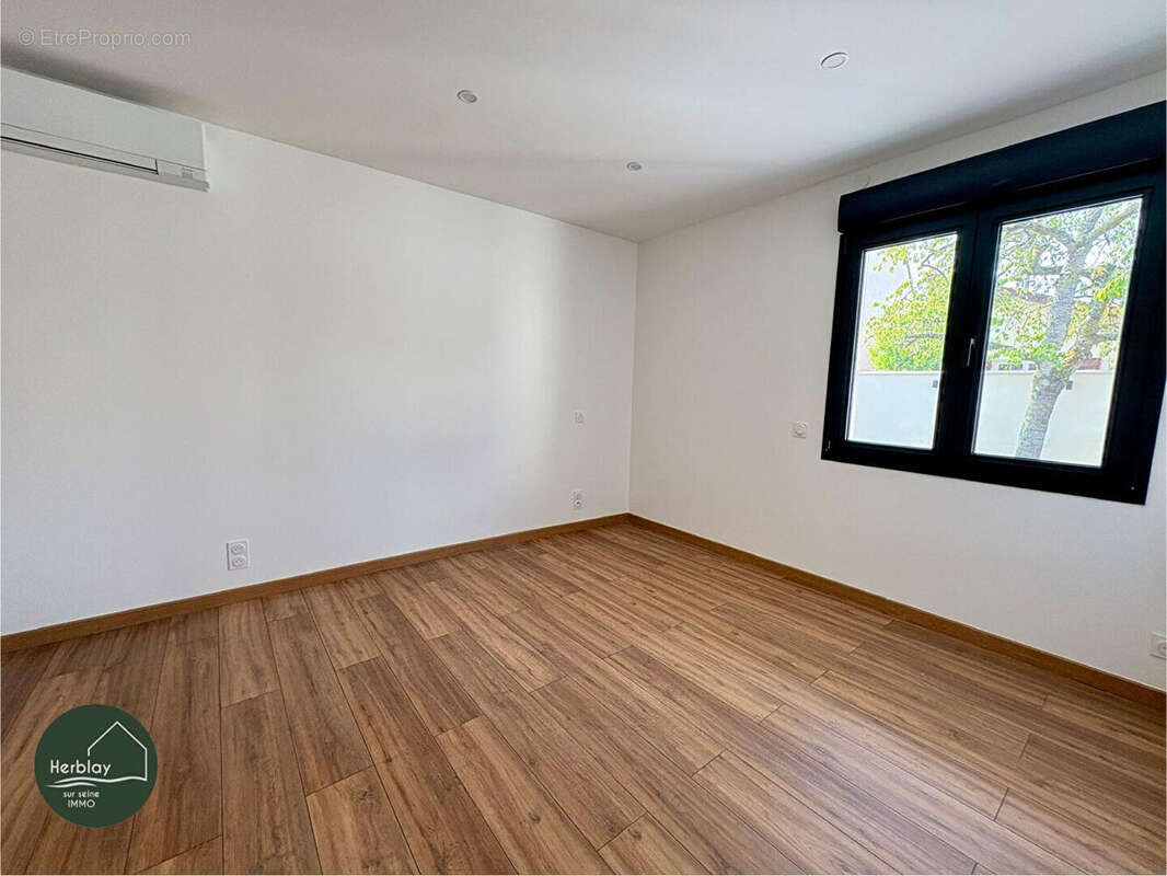 Maison - Quartier des Femmes Savantes - 124 m² surface utile - photo 9