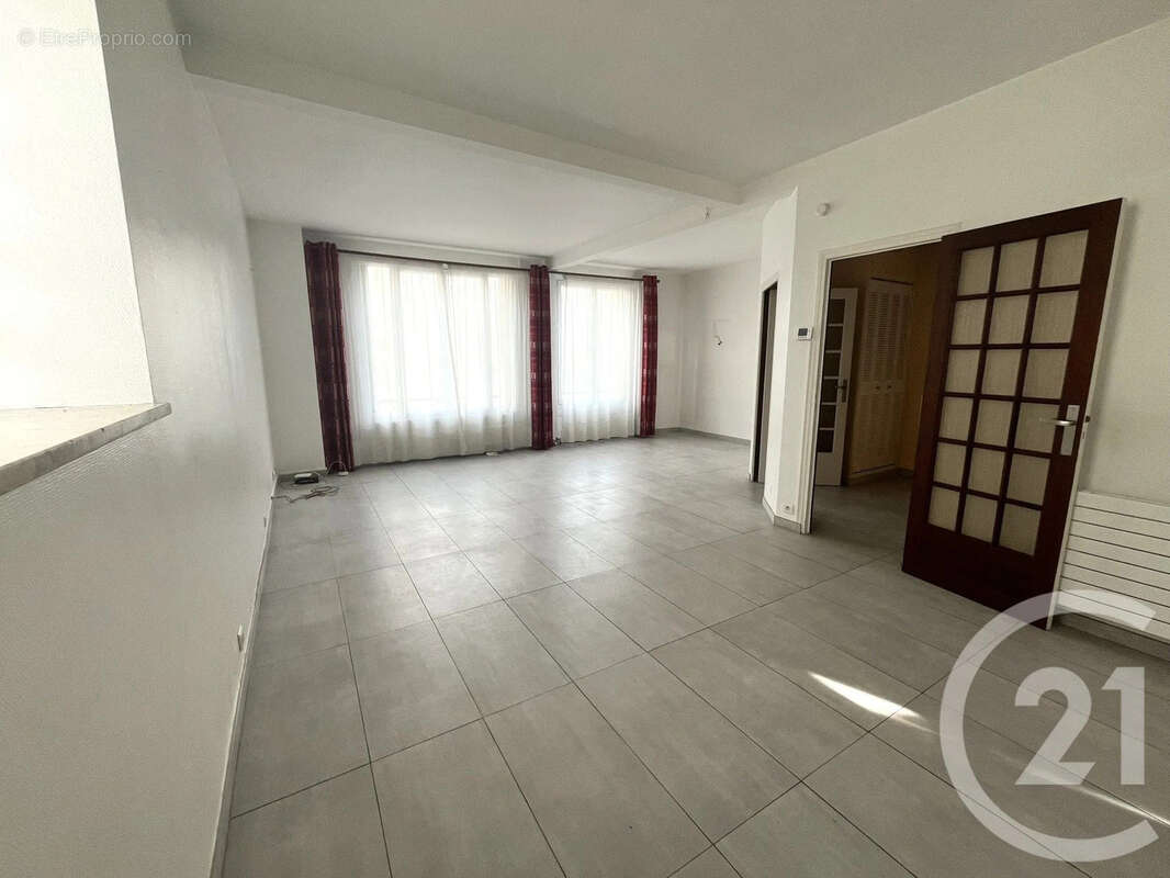 Maison à SAINT-MAUR-DES-FOSSES