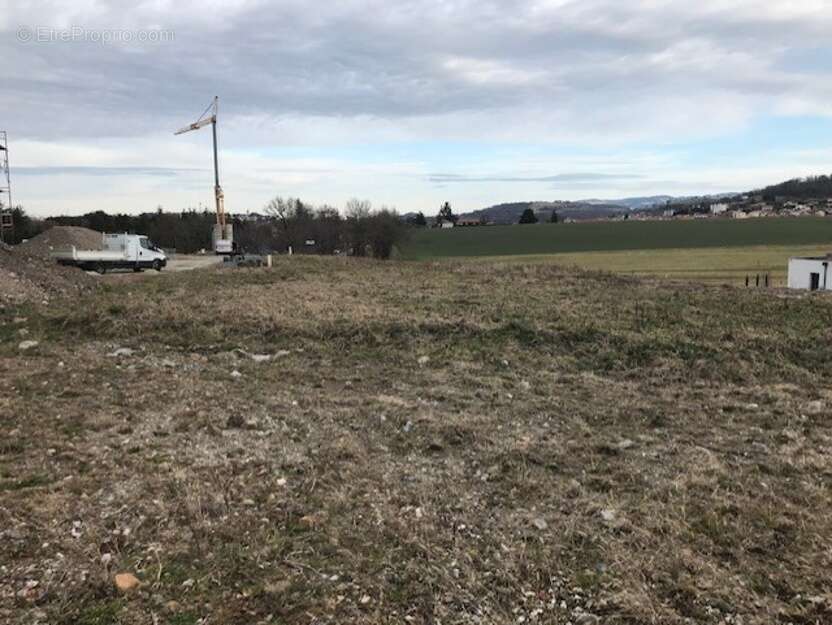 Terrain à SAINT-ETIENNE