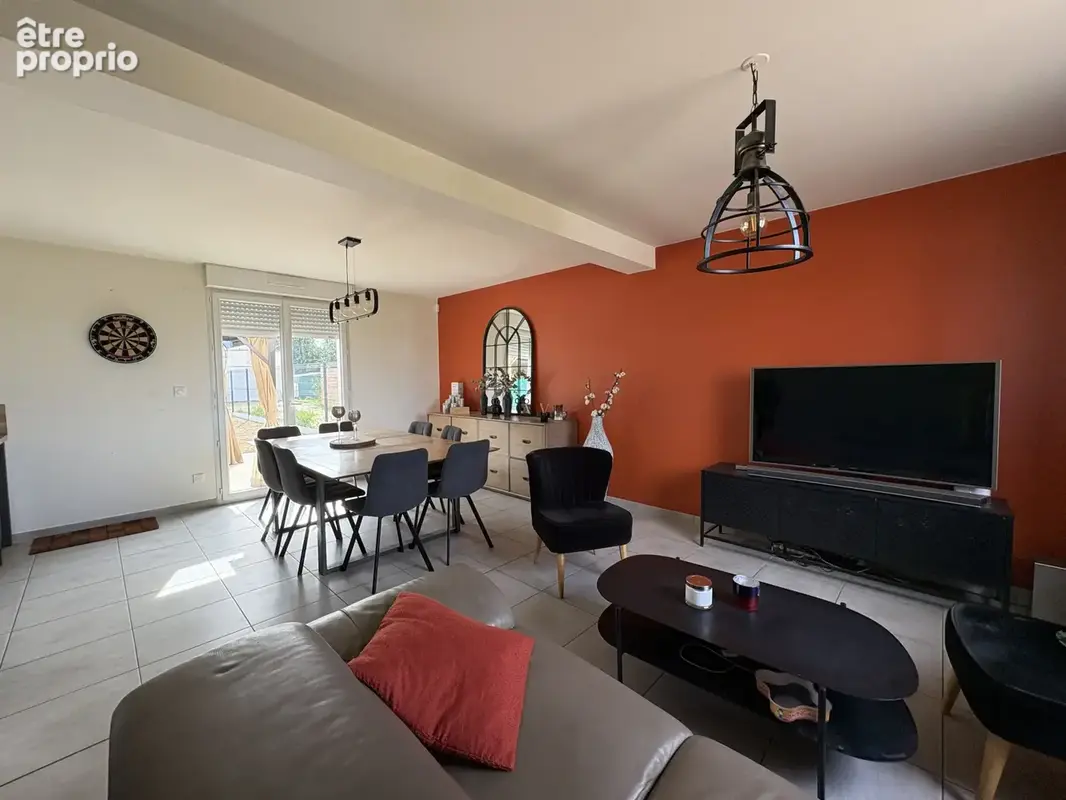 Maison à vendre à CORZE   Pavillon familial 3 chambres avec jardin clos et garage - photo 2