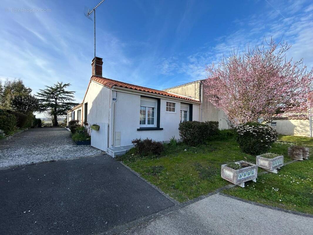 Photo 1 - Maison à LAIROUX