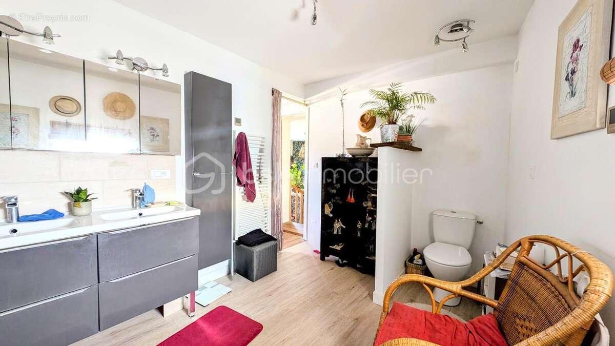 Maison en pierre de ville avec cour ! - photo 17